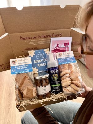 box cadeau fete des meres ouverte avec produits artisanaux
